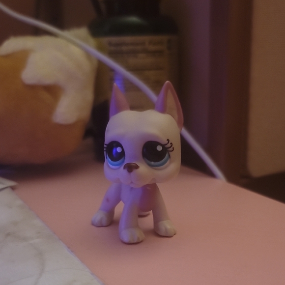 Littlest Pet Shop Other - Littlest Pet Shop White & Lavender Puppy Figure